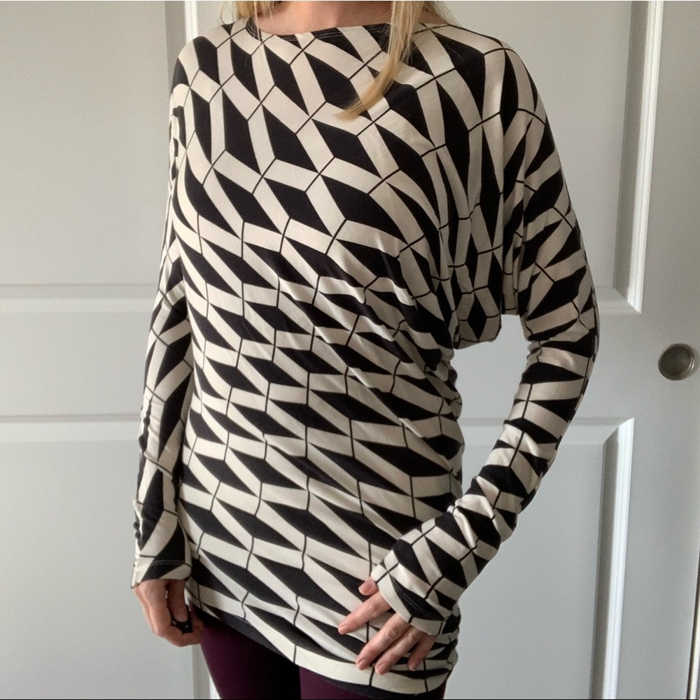 Tarte geometric design asymmetric neck top